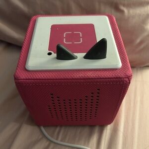 Tonie box Pink Audio Cube Speaker with 5 tonie figures